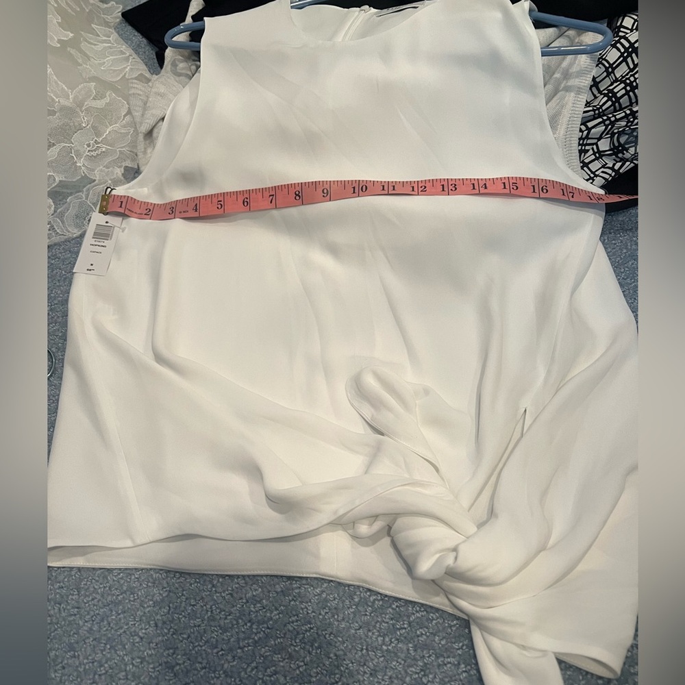 Babaton NWT Size M White Tank tie in front host pick - Picture 12 of 13